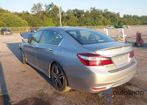 2017 Honda Accord Sport z USA, uszkodzony, nr VIN 1HGCR2F56HA113878